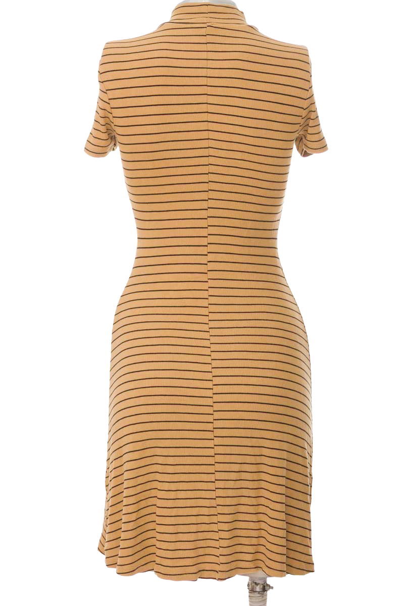 Vestido / Enterizo color Beige - Koaj