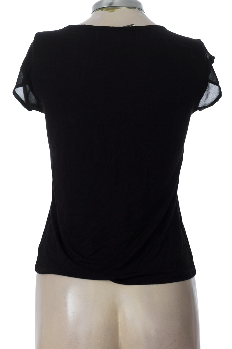 Top / Camiseta color Negro - APOLOGY