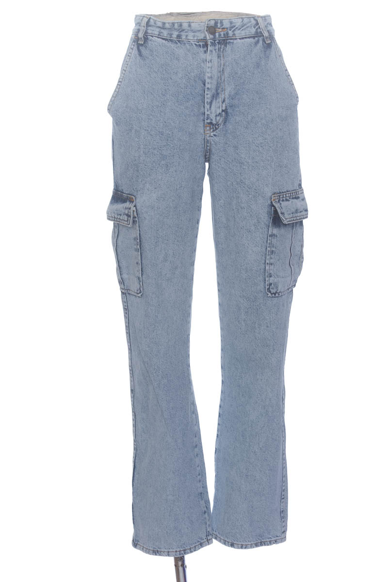 Pantalones color Azul - Stradivarius