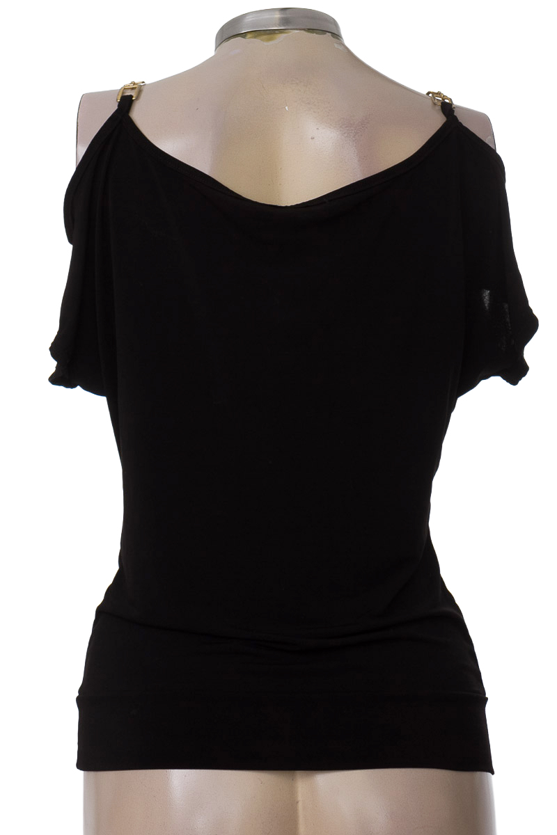 Blusa color Negro - Closeando
