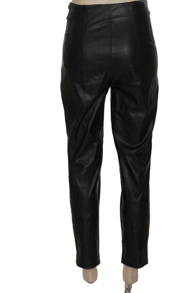 Pantalones color Negro - Zara