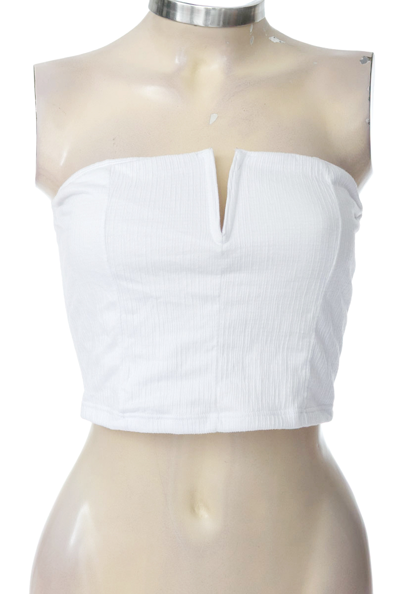 Top / Camiseta color Blanco - Loguin