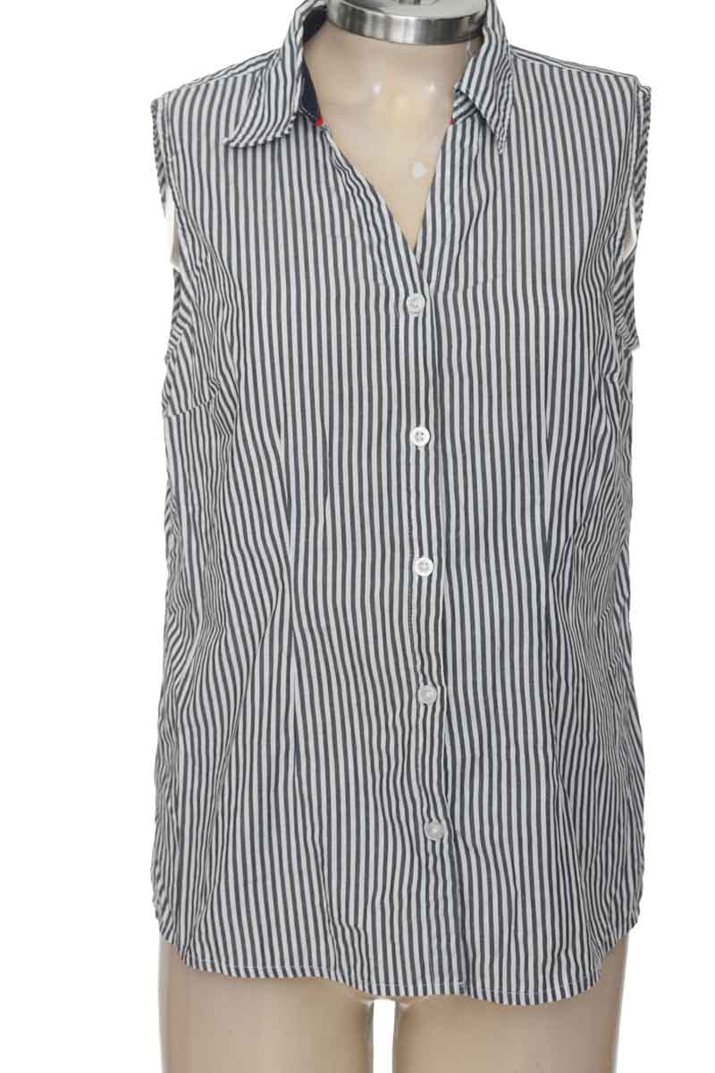 Top / Camiseta color Negro - Basic Editions