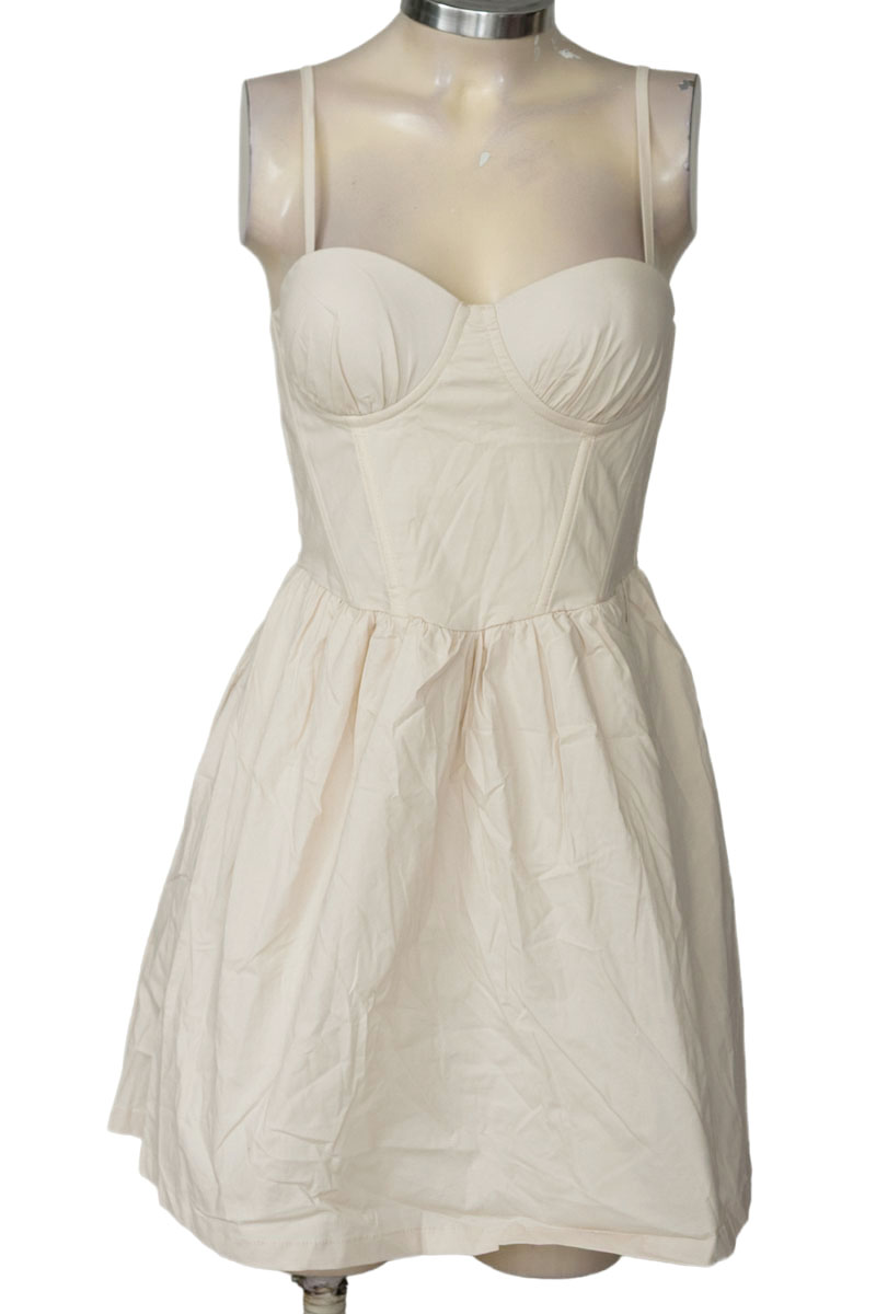 Vestido / Enterizo color Beige - Boral