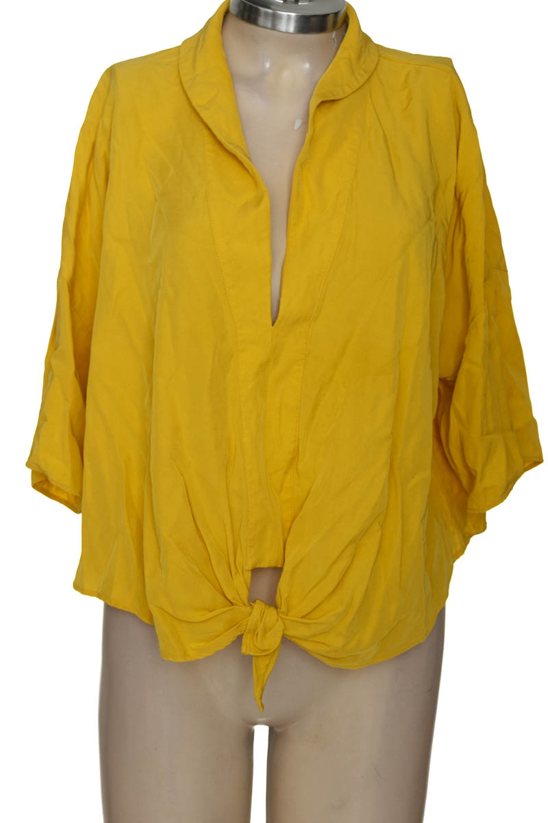 Blusa color Amarillo - Zara