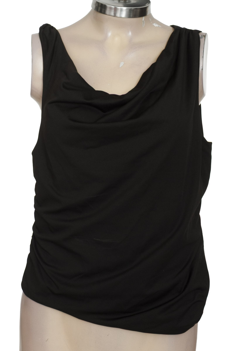 Top / Camiseta color Negro - Closeando