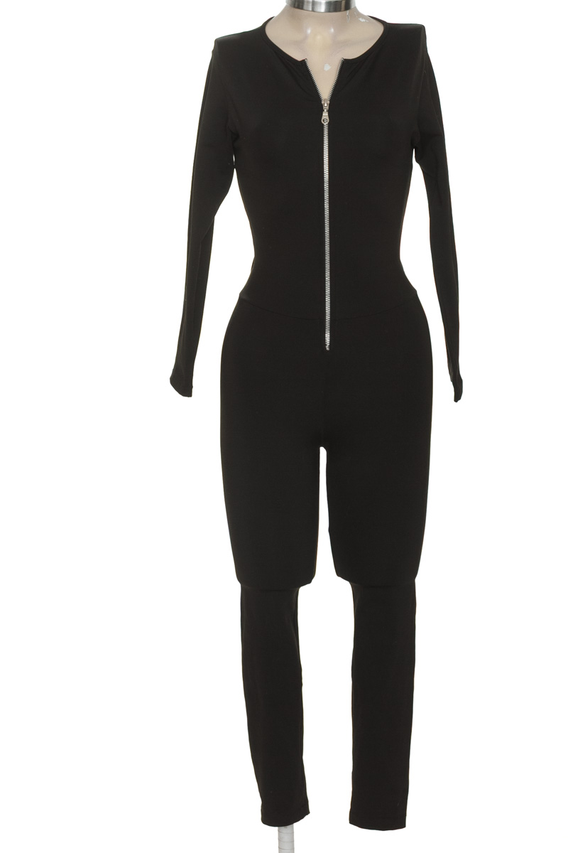 Ropa Deportiva / Salida de Baño color Negro - Closeando