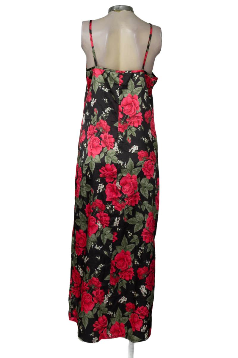 Vestido / Enterizo color Negro - Closeando
