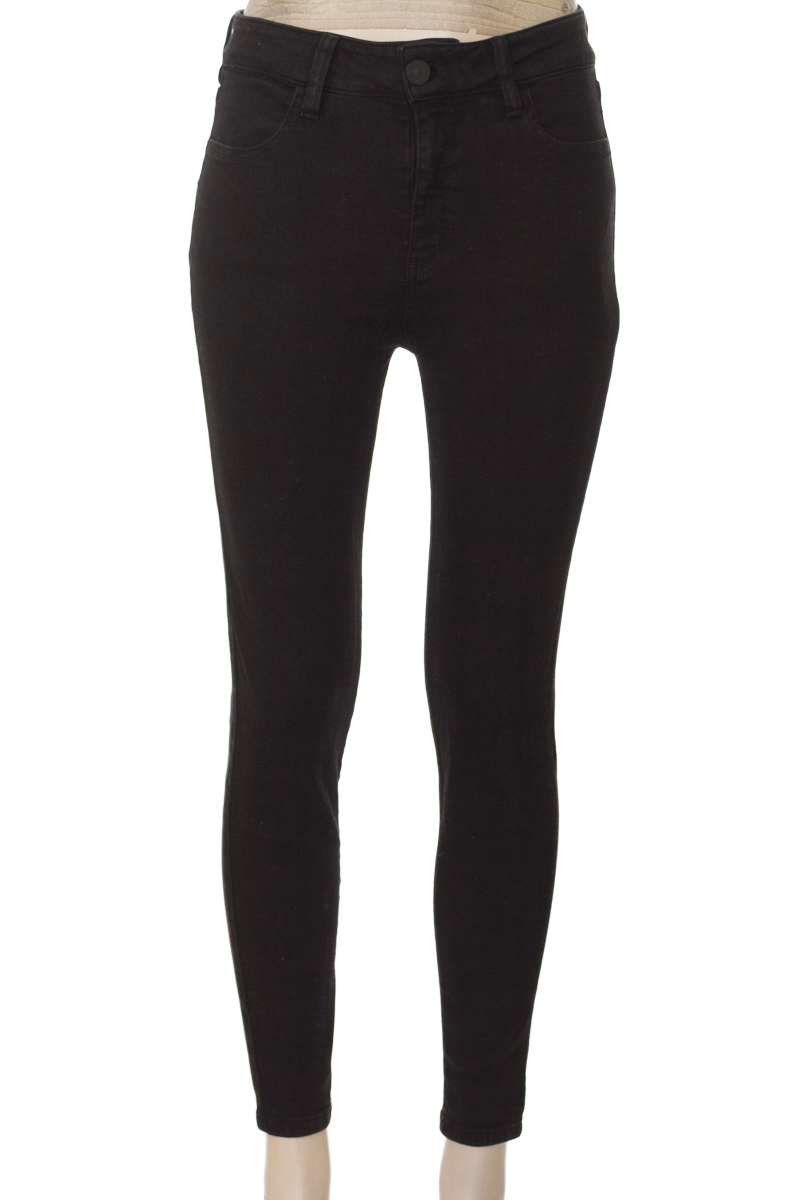 Pantalones color Negro - Arkitect