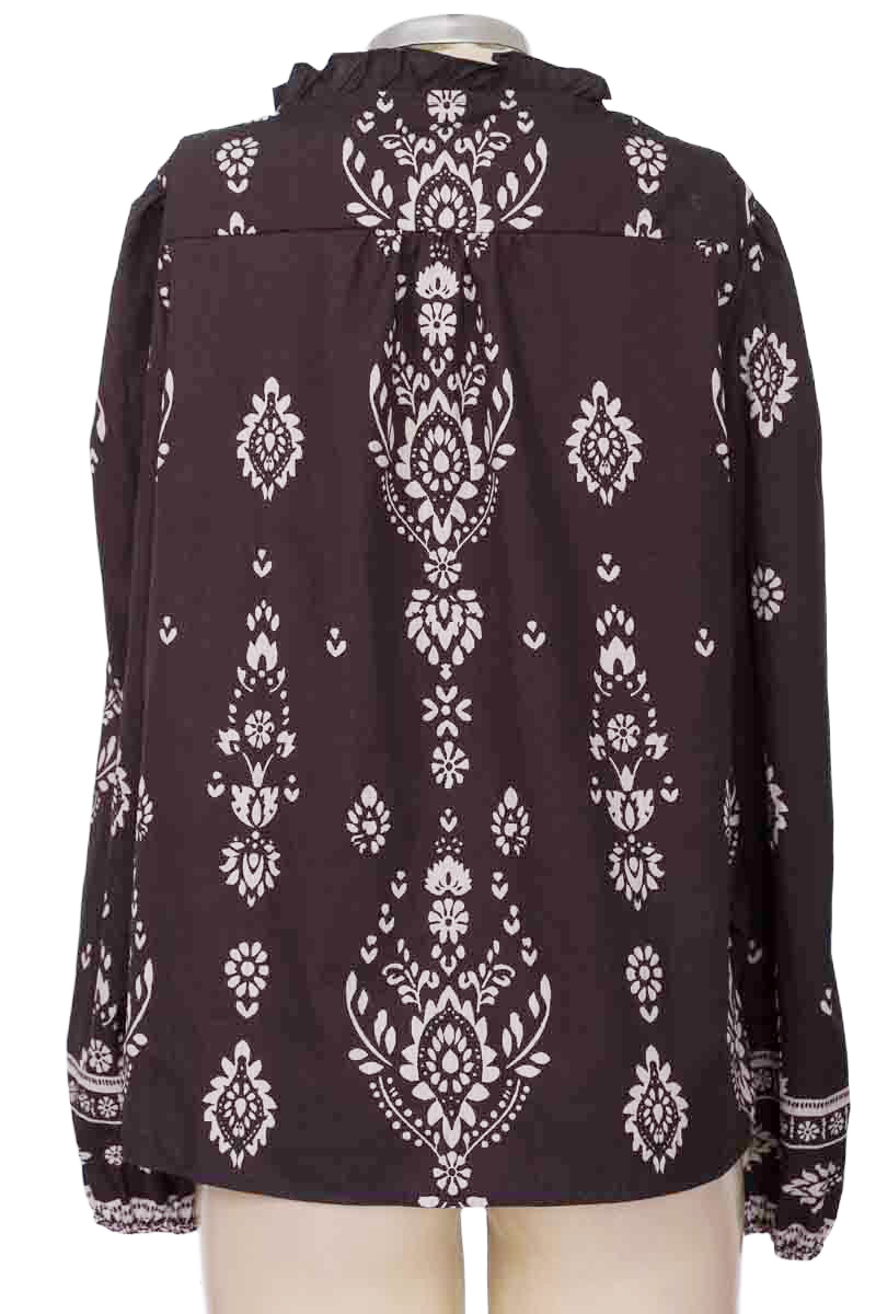 Blusa color Negro - Closeando