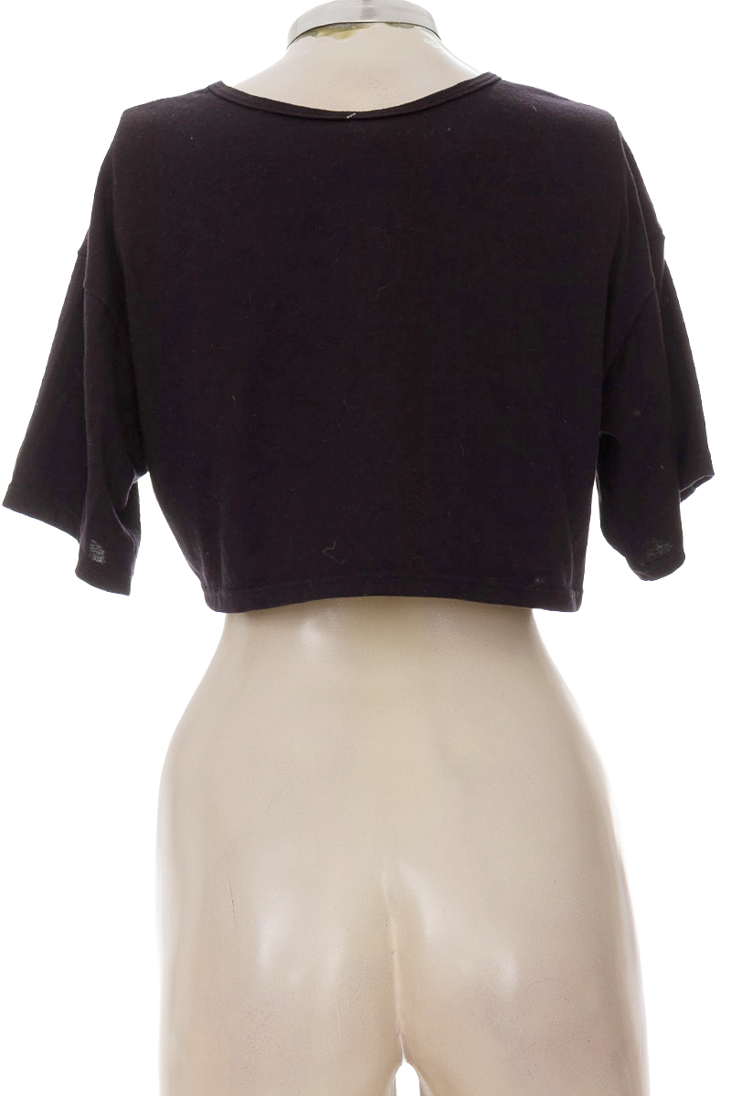 Top / Camiseta color Negro - Carmel