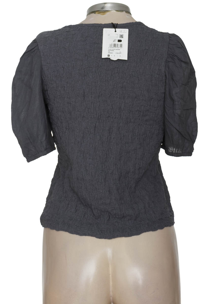 Blusa color Gris - Basement
