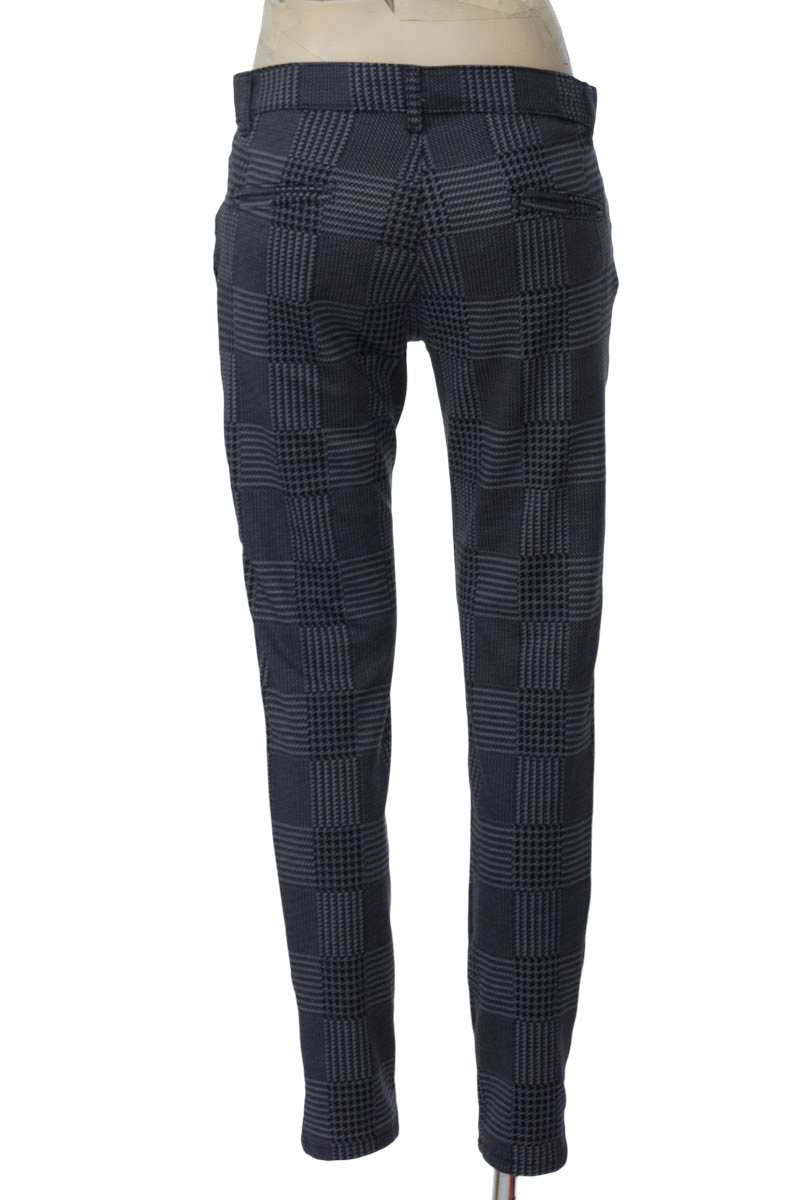 Pantalón color Azul - Closeando