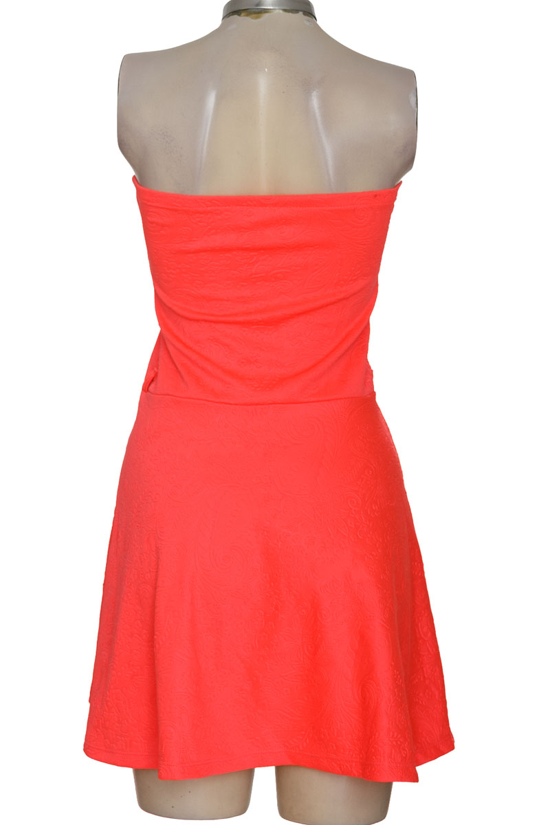 Vestido / Enterizo color Fucsia - Closeando