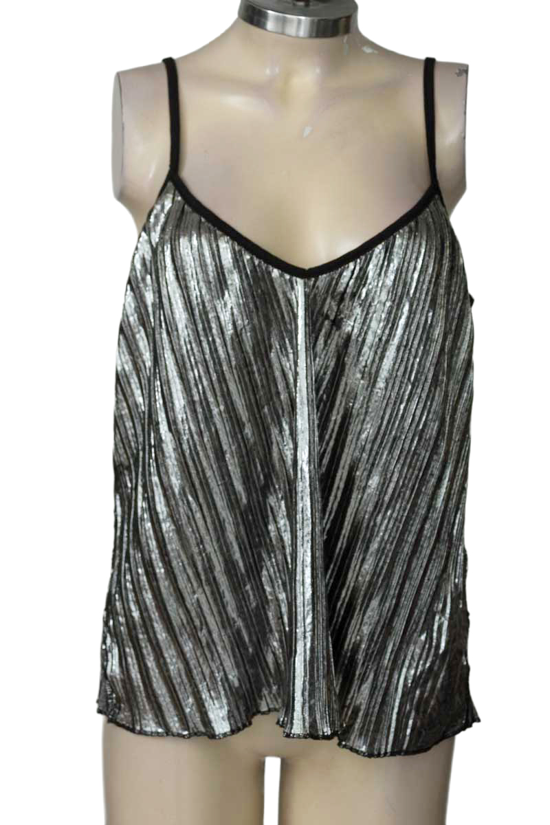 Top / Camiseta color Plateado - Closeando