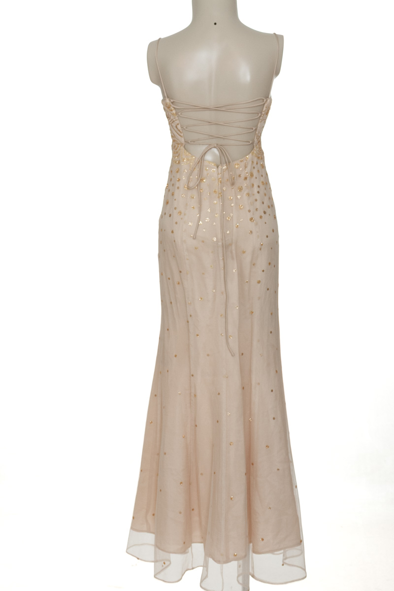 Vestido / Enterizo color Beige - Ignite Evenings