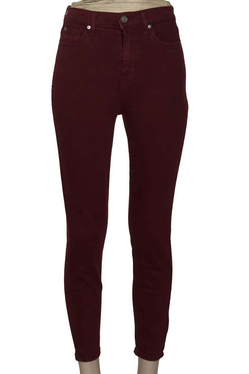 Pantalones color Vinotinto - Altar'd State