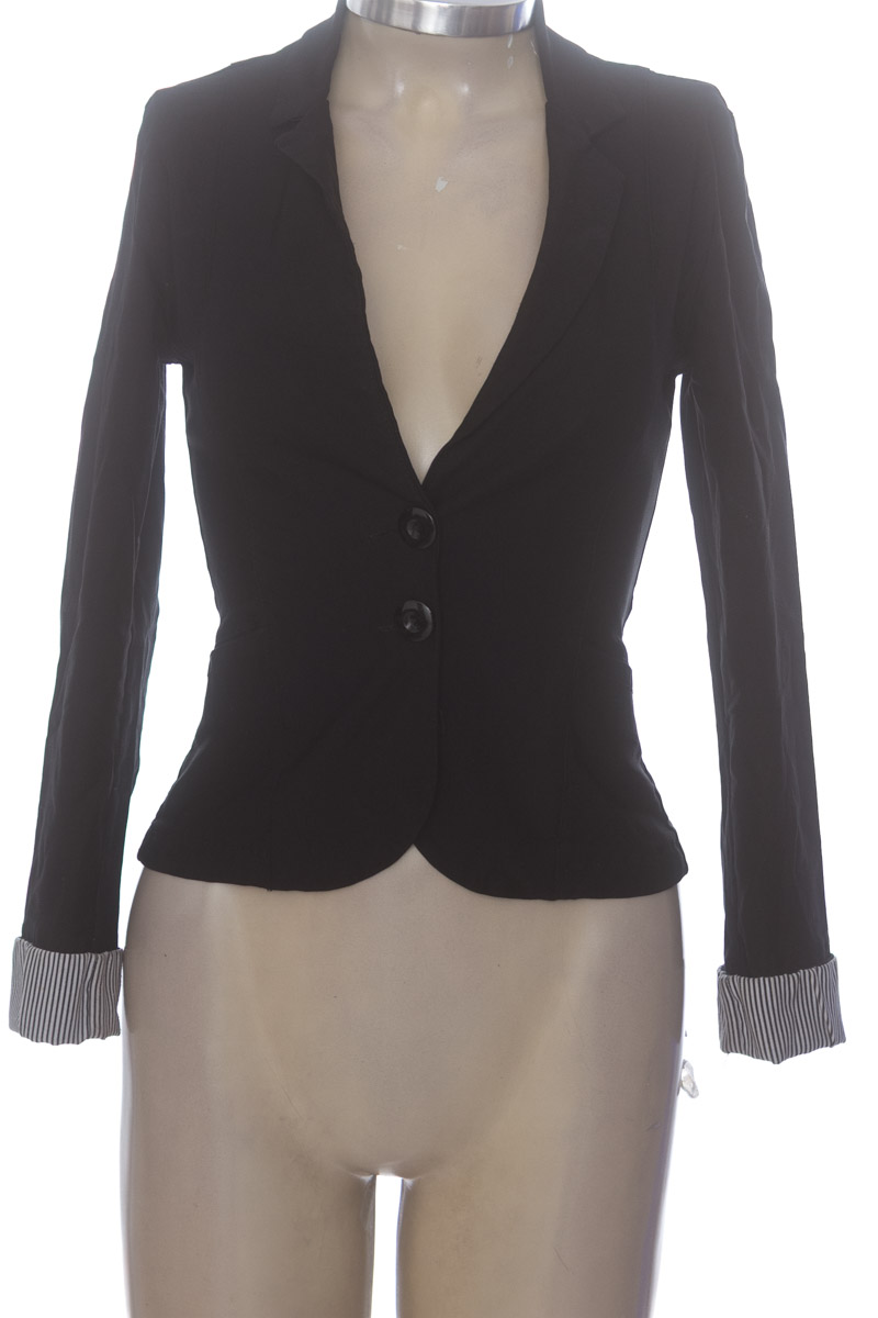 Chaqueta / Abrigo color Negro - Closeando