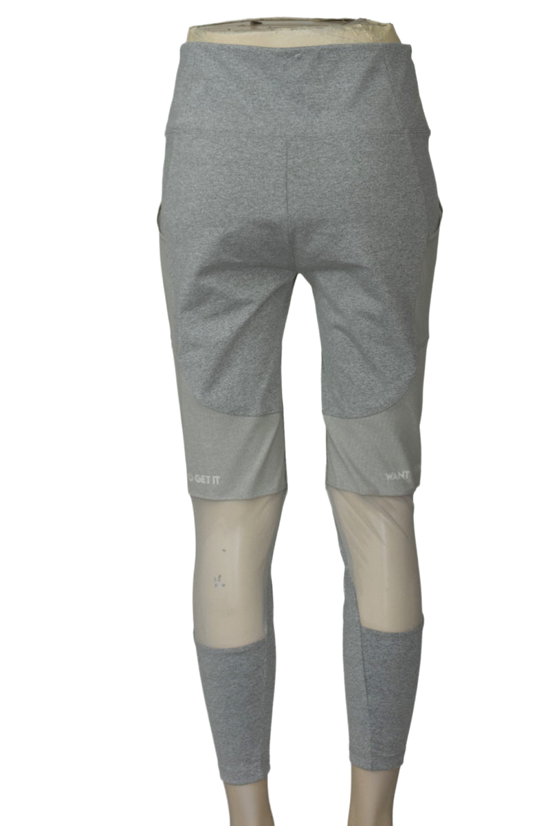 Ropa Deportiva / Salida de Baño color Gris - Punto Blanco