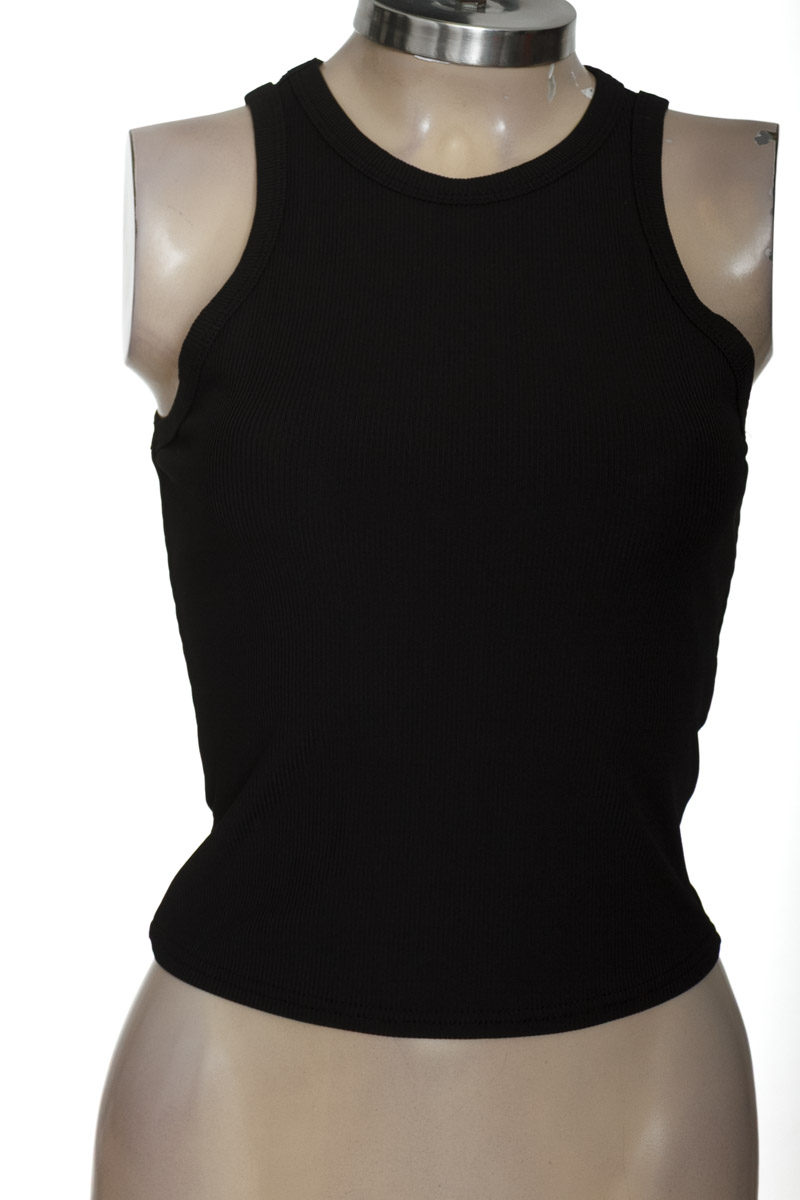 Top / Camiseta color Negro - Closeando
