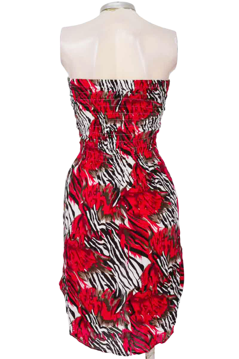 Vestido / Enterizo color Rojo - Closeando