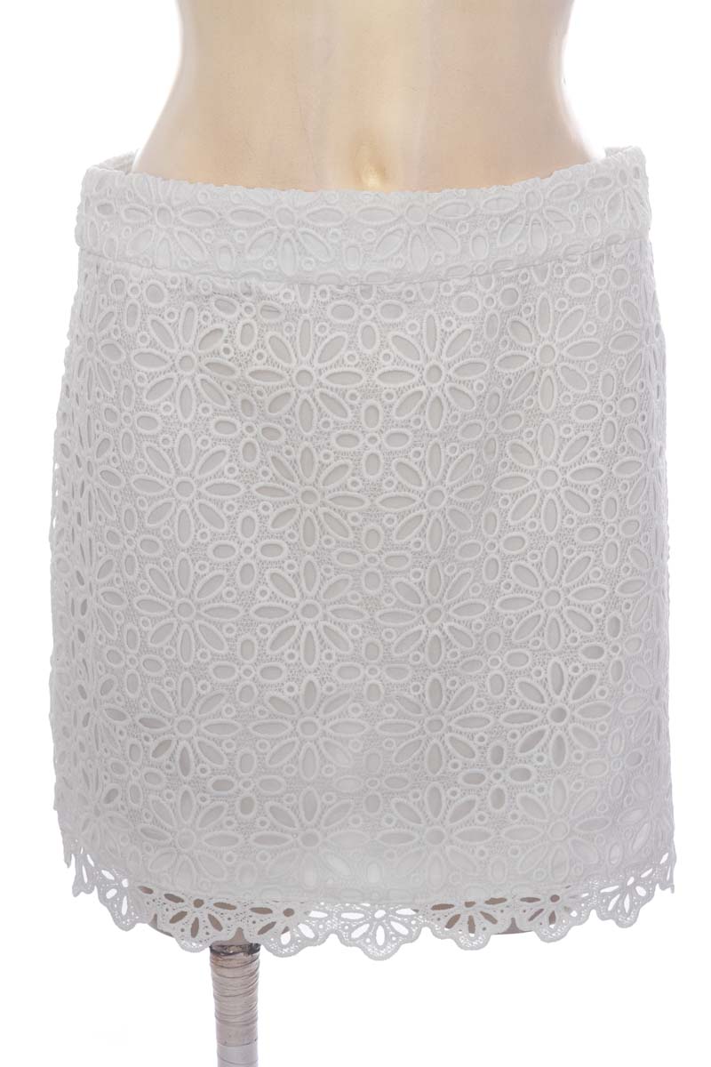 Falda color Blanco - Forever 21