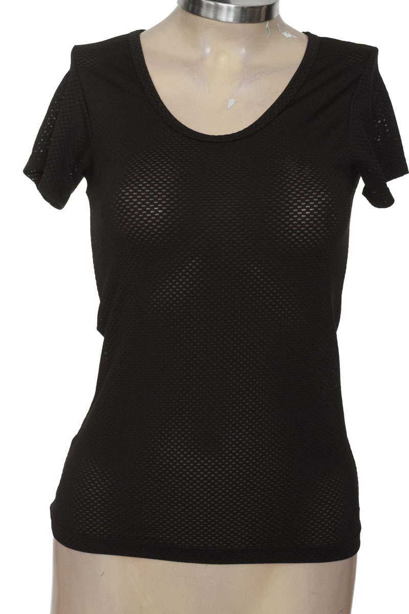 Ropa Deportiva / Salida de Baño color Negro - Closeando