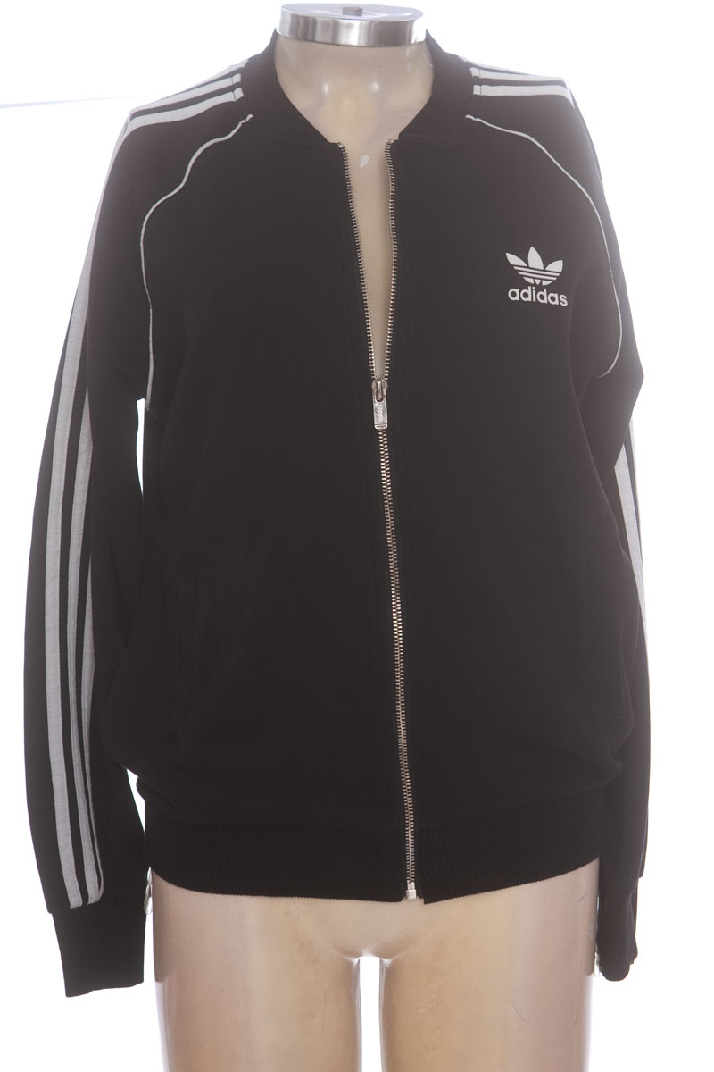 Ropa Deportiva / Salida de Baño color Negro - Closeando