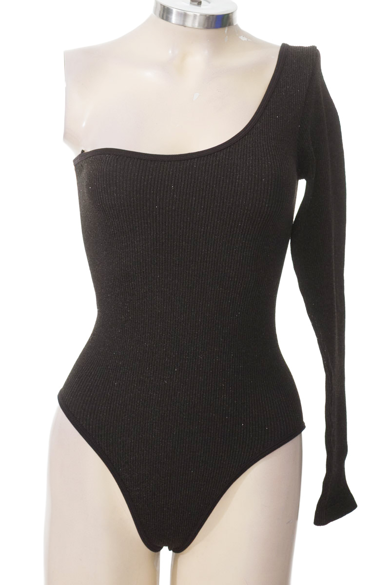 Top / Camiseta color Negro - Zara