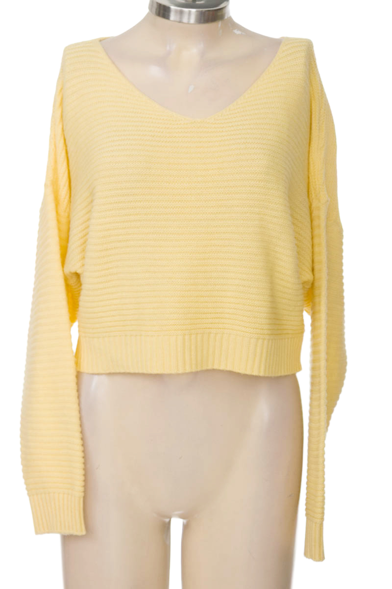 Sweater color Amarillo - Closeando
