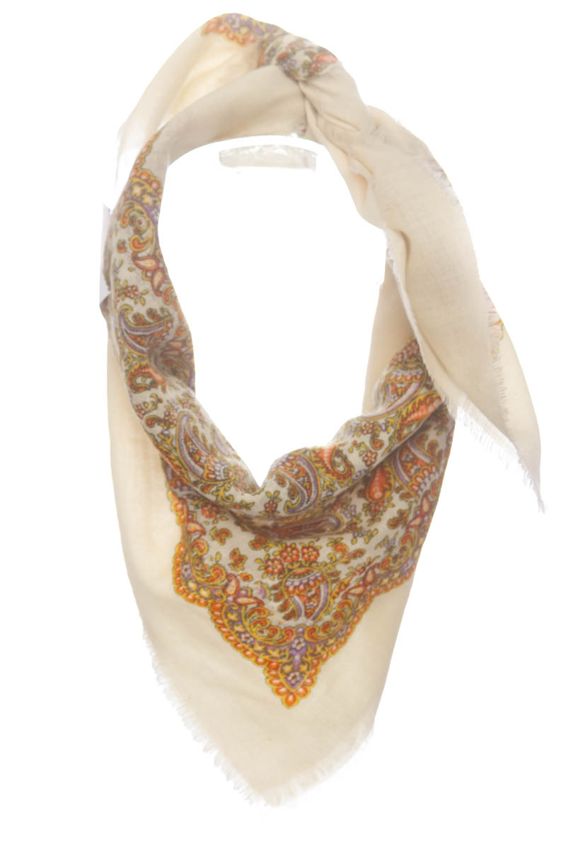 Accesorios color Beige - Closeando