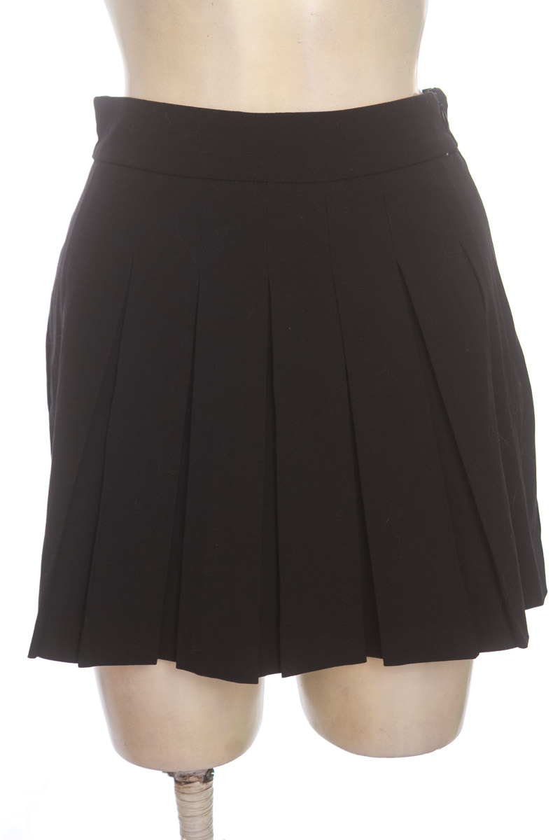 Falda color Negro - Stradivarius