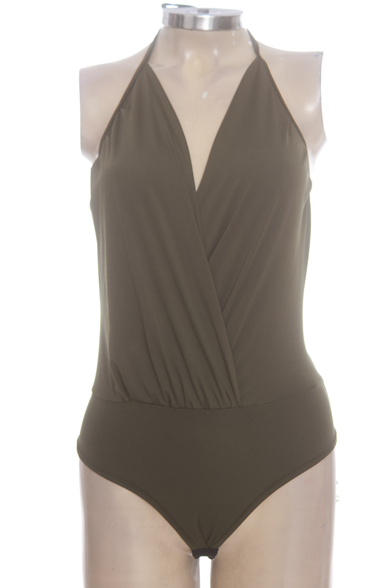 Top / Camiseta color Verde - Closeando