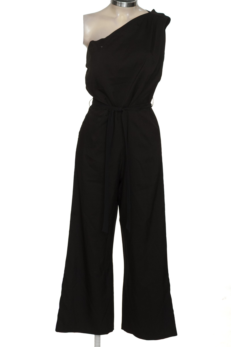 Vestido / Enterizo color Negro - Closeando