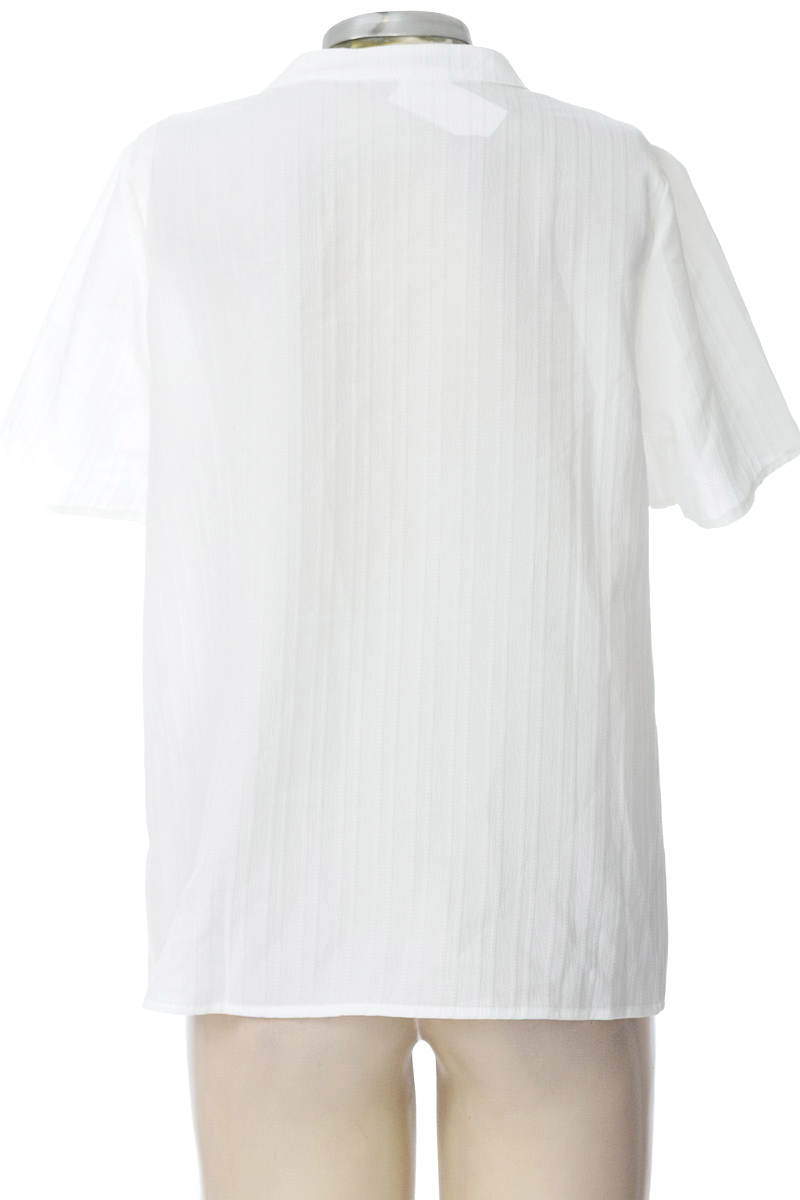 Blusa color Blanco - Closeando