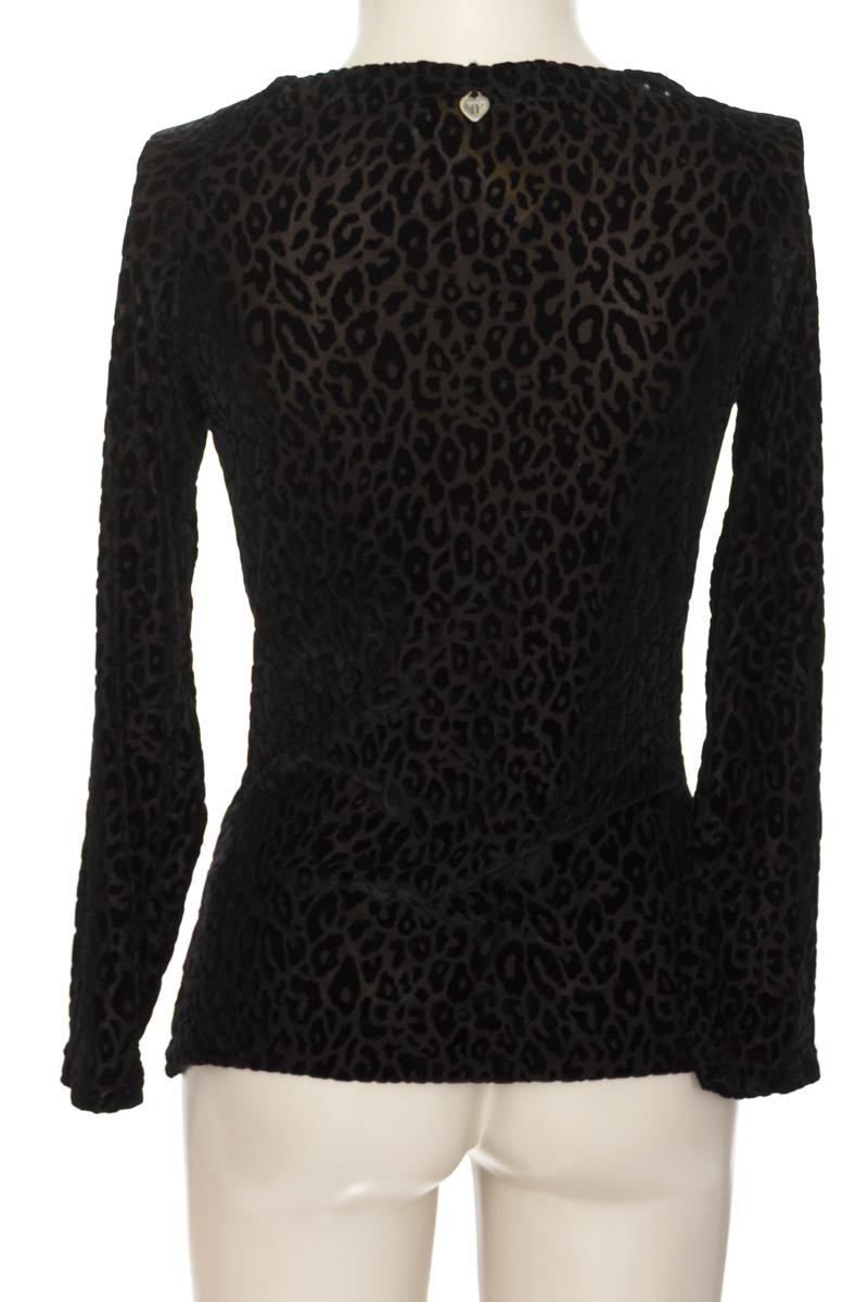 Top / Camiseta color Negro - Studio F