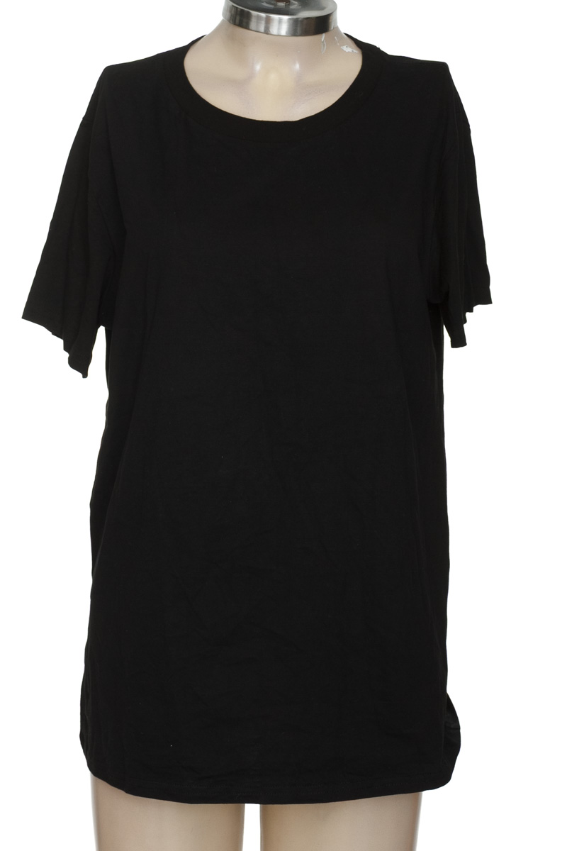 Top / Camiseta color Negro - Closeando