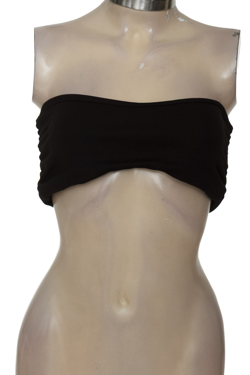 Top / Camiseta color Negro - One Half