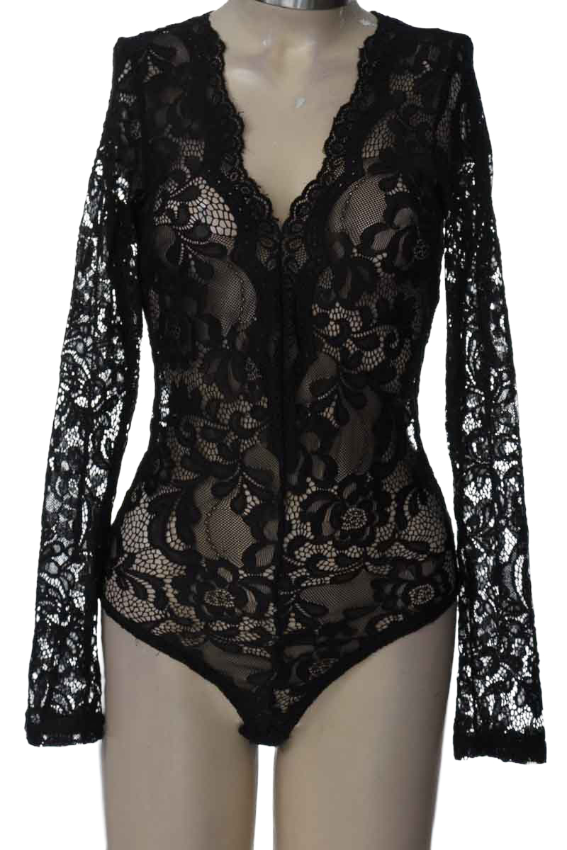 Top / Camiseta color Negro - ELA