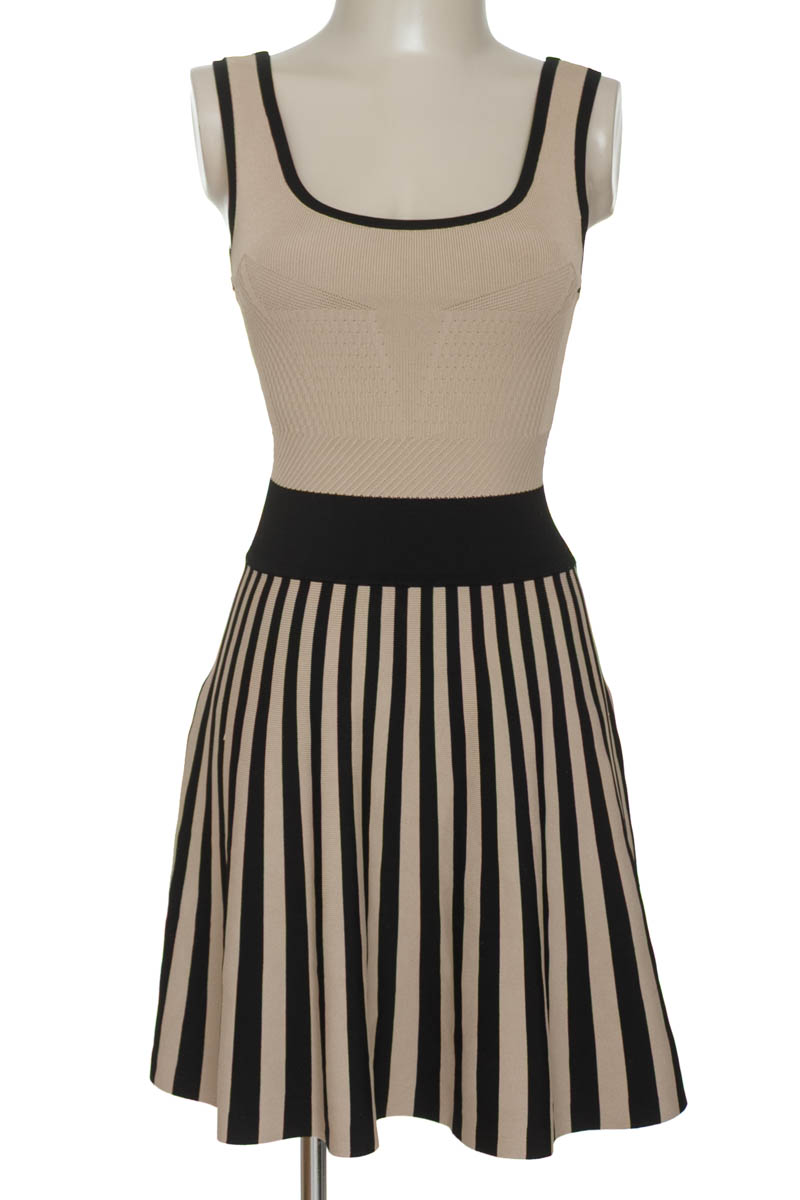Vestido / Enterizo color Beige - Guess