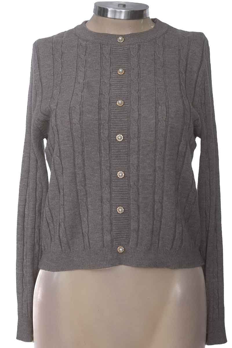 Sweater color Gris - Closeando