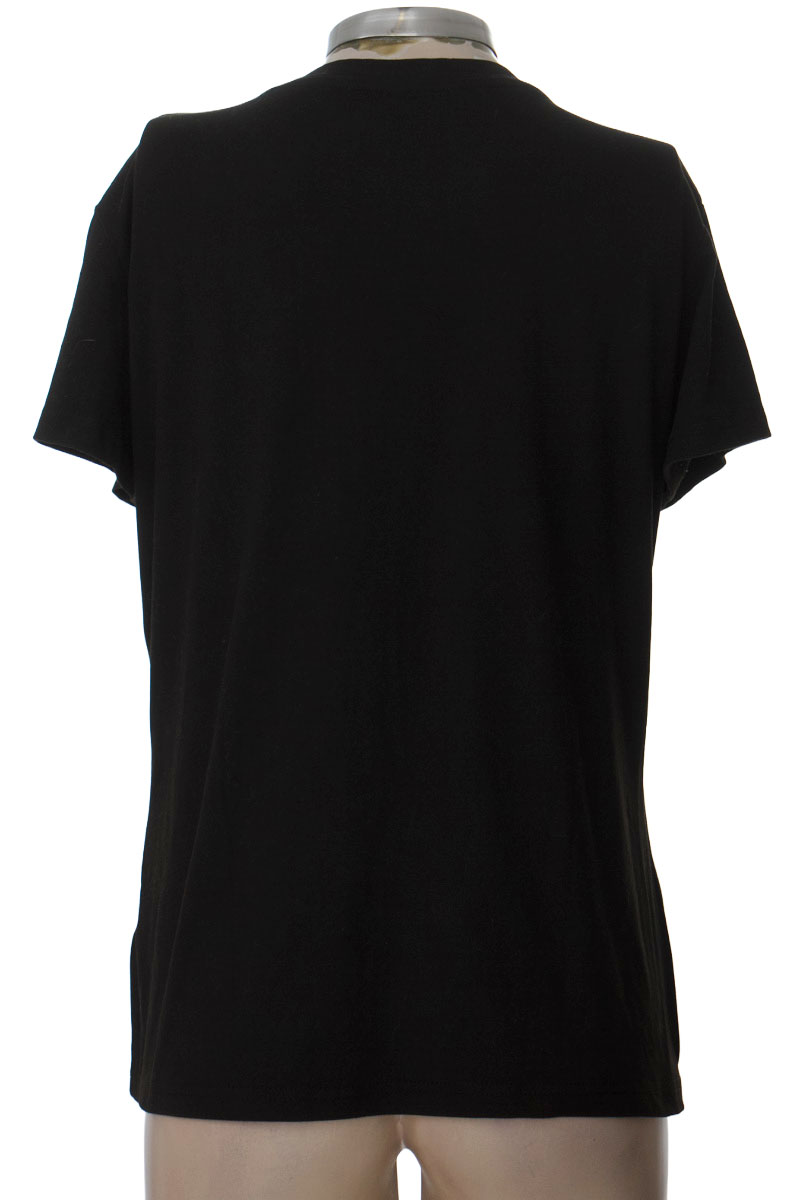 Top / Camiseta color Negro - Closeando