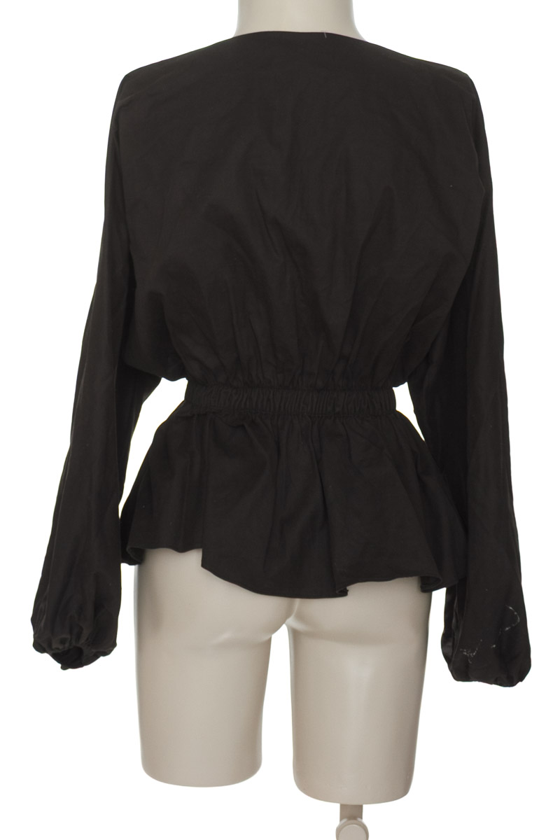 Blusa color Negro - Closeando