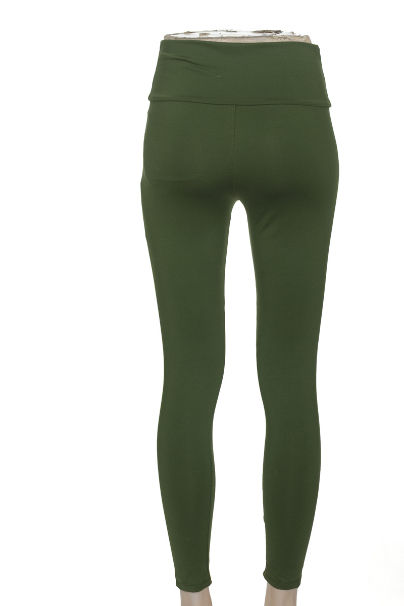 Ropa Deportiva / Salida de Baño color Verde - Closeando