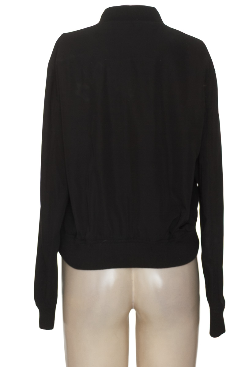Chaqueta / Abrigo color Negro - Bershka
