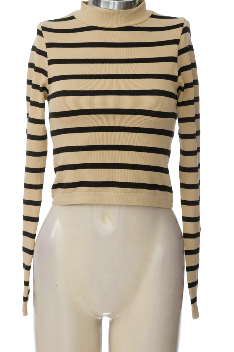 Top / Camiseta color Beige - Stradivarius