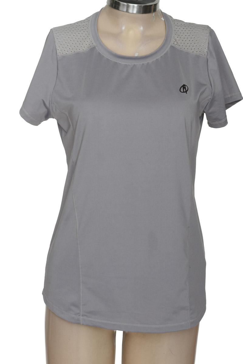 Ropa Deportiva / Salida de Baño color Gris - Closeando