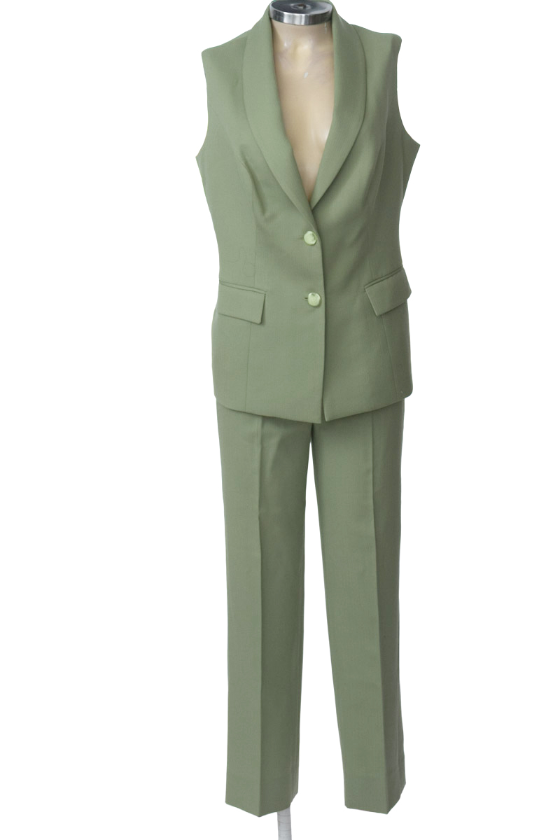 Vestido / Enterizo color Verde - Closeando