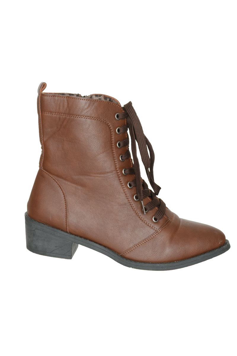 Zapatos color Café - Closeando