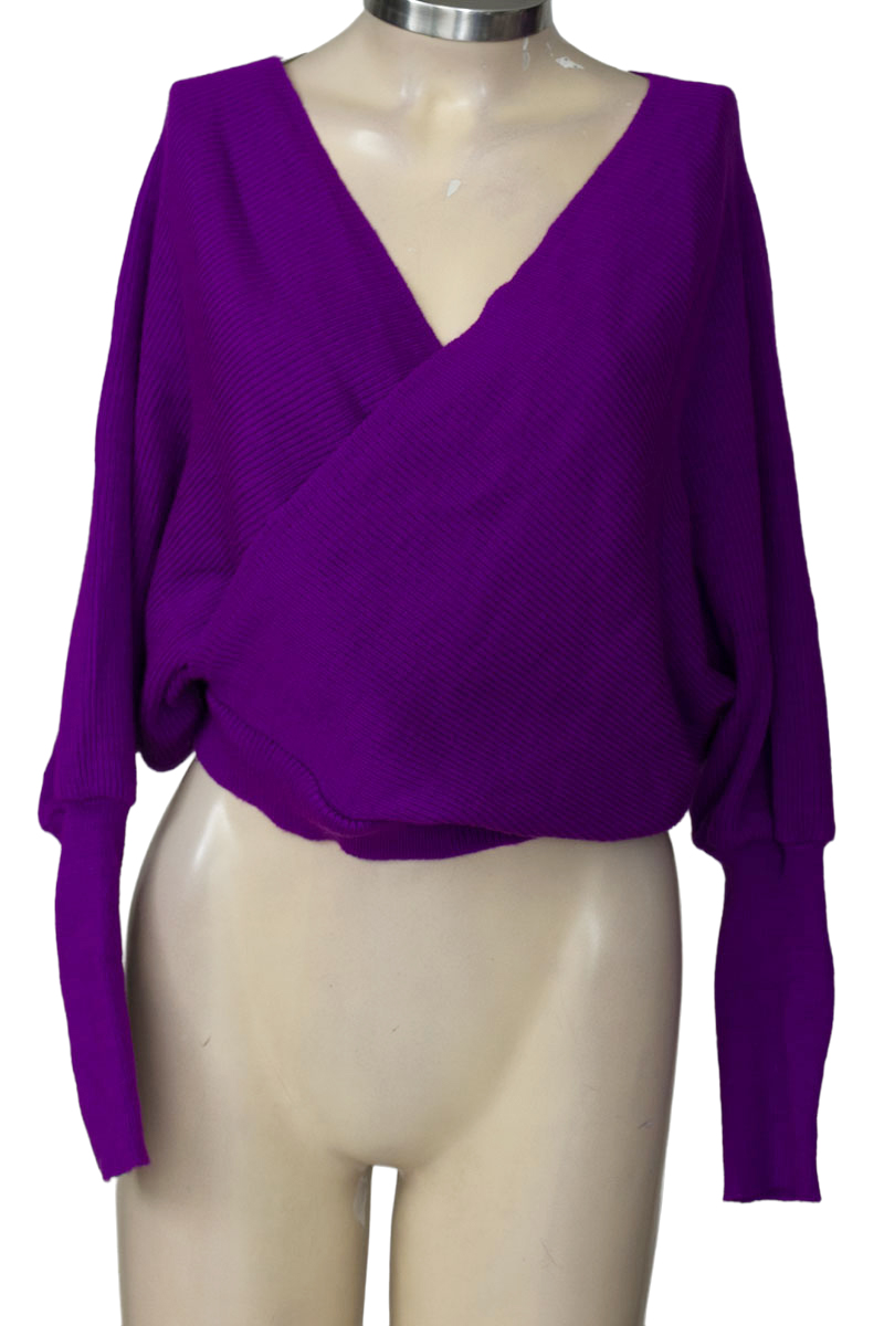 Sweater color Morado - Closeando
